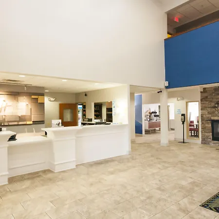Holiday Inn Express Hotel & Suites Waukegan/Gurnee By Ihg