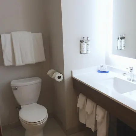 Holiday Inn Express Hotel & Suites Waukegan/Gurnee By Ihg