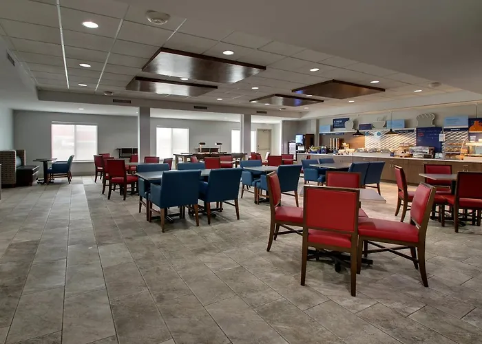 Express & Waukegan/gurnee By Ihg Hotel 2*