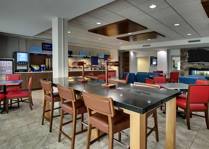 Express & Waukegan/gurnee By Ihg Waukegan