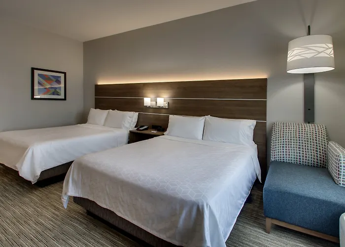 Express & Waukegan/gurnee By Ihg Hotel