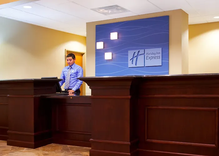 Hotel Express & Waukegan/gurnee By Ihg Waukegan