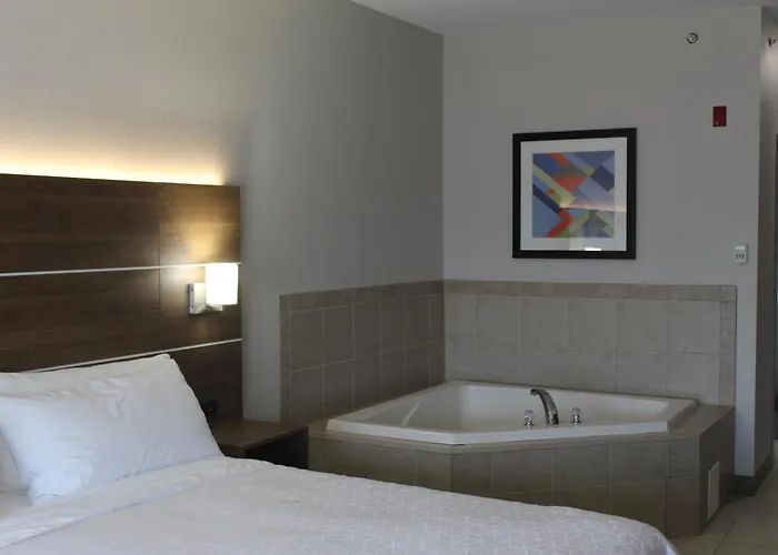 Express & Waukegan/gurnee By Ihg