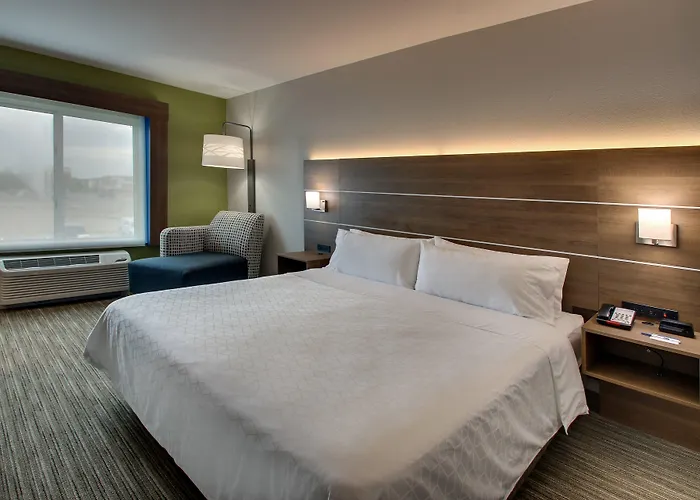 Express & Waukegan/gurnee By Ihg 2*