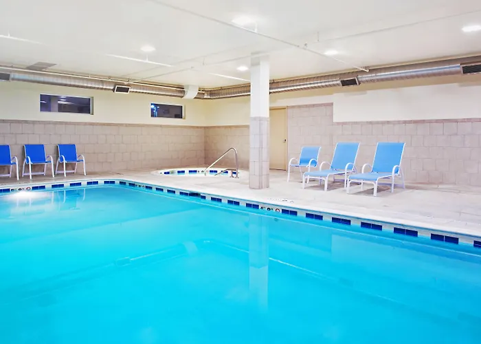 Express & Waukegan/gurnee By Ihg