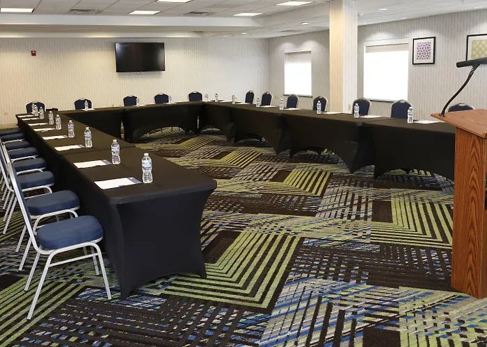 Express & Waukegan/gurnee By Ihg Hotel Waukegan