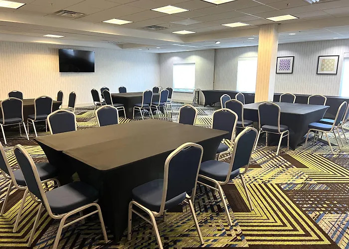 Express & Waukegan/gurnee By Ihg