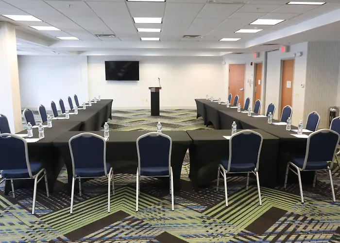 Hotel Express & Waukegan/gurnee By Ihg 2*